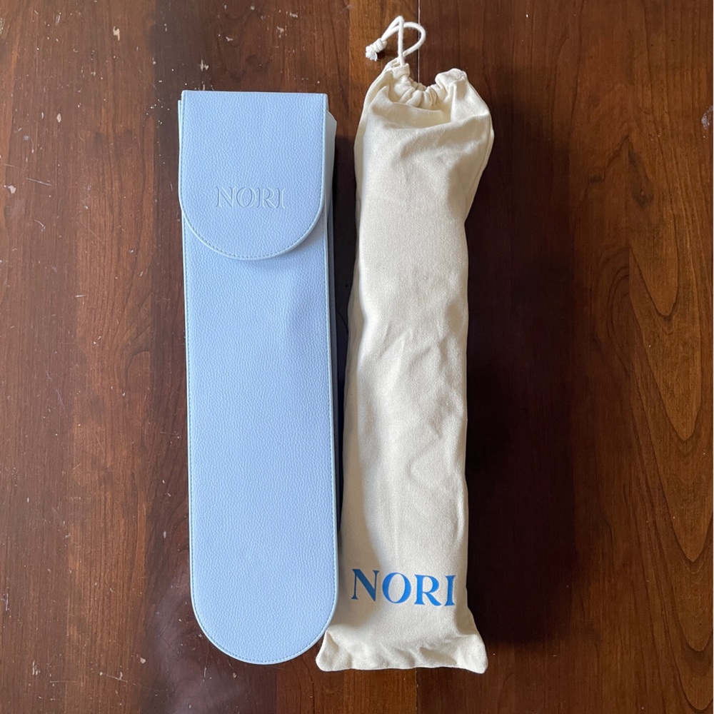 Nori Press White with Blue Travel Case, Handheld Steam Iron - Picture 2 of 13